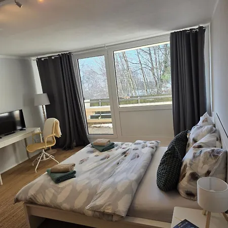 Waldfeder Mit Pool Und Fitnessraum, Neu Und Vollsaniert Lejlighed *