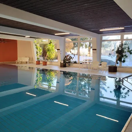 Waldfeder Mit Pool Und Fitnessraum, Neu Und Vollsaniert Apartamento
